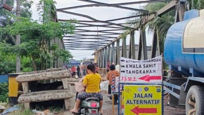 Oknum Preman Bangun Titi Alternatif di Jembatan Air Tenang, Petugas Dishub Diusir