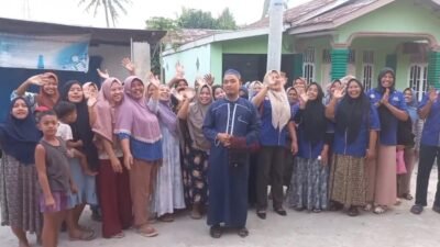 Ricky Anthony Realisasikan Pendirian Tiang Listrik, Warga Stabat Riang
